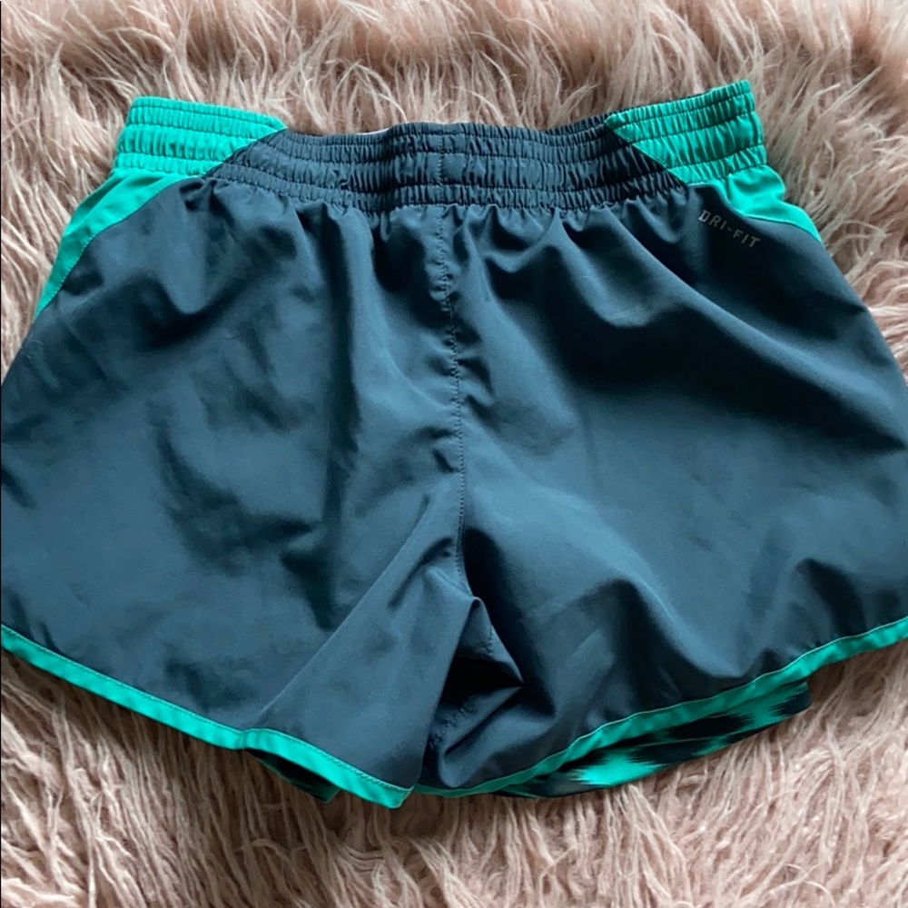 Nike athletic shorts - Picture 3 of 4